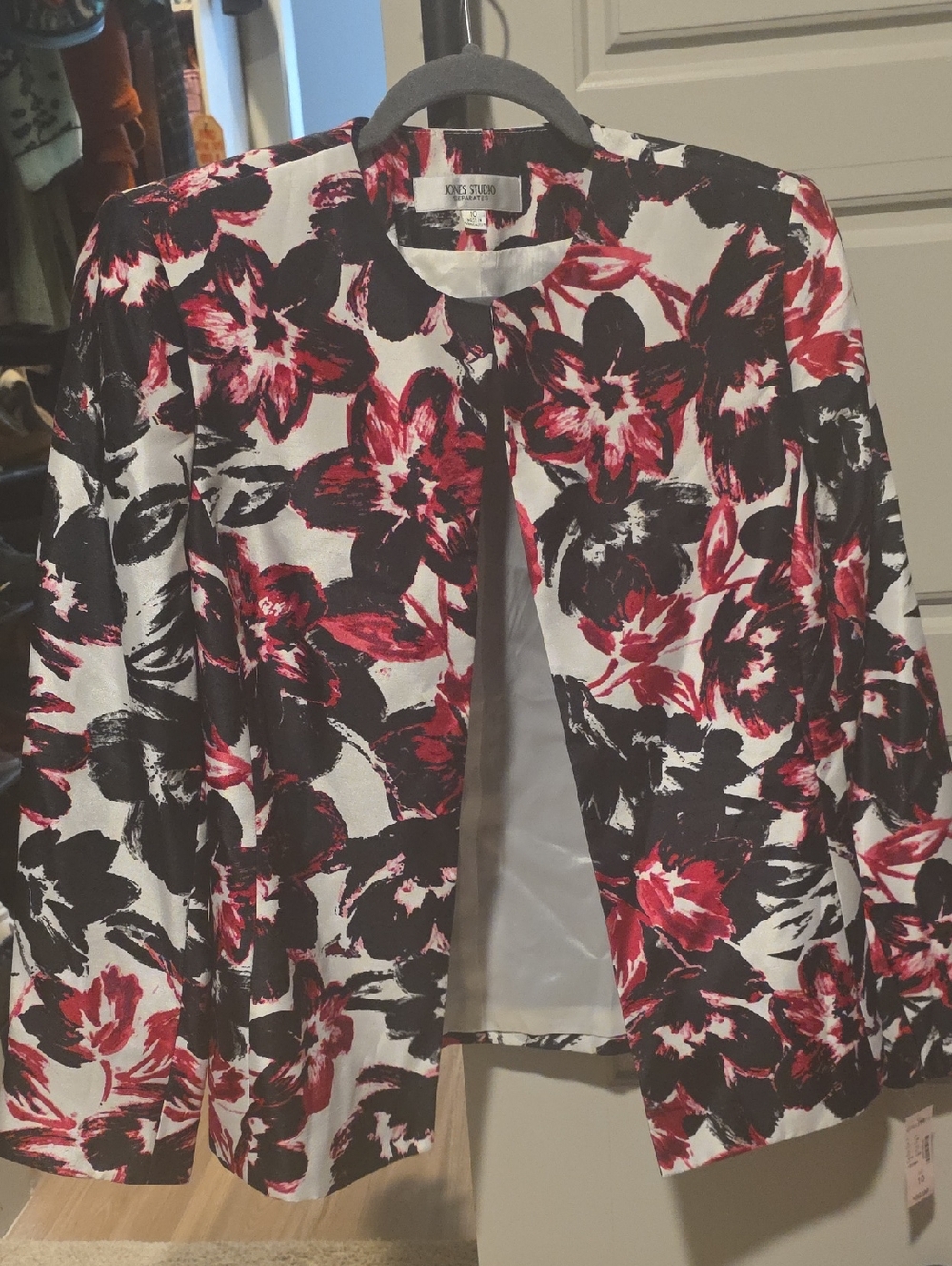 Jones New York Floral Open Jacket in pink, Black and White